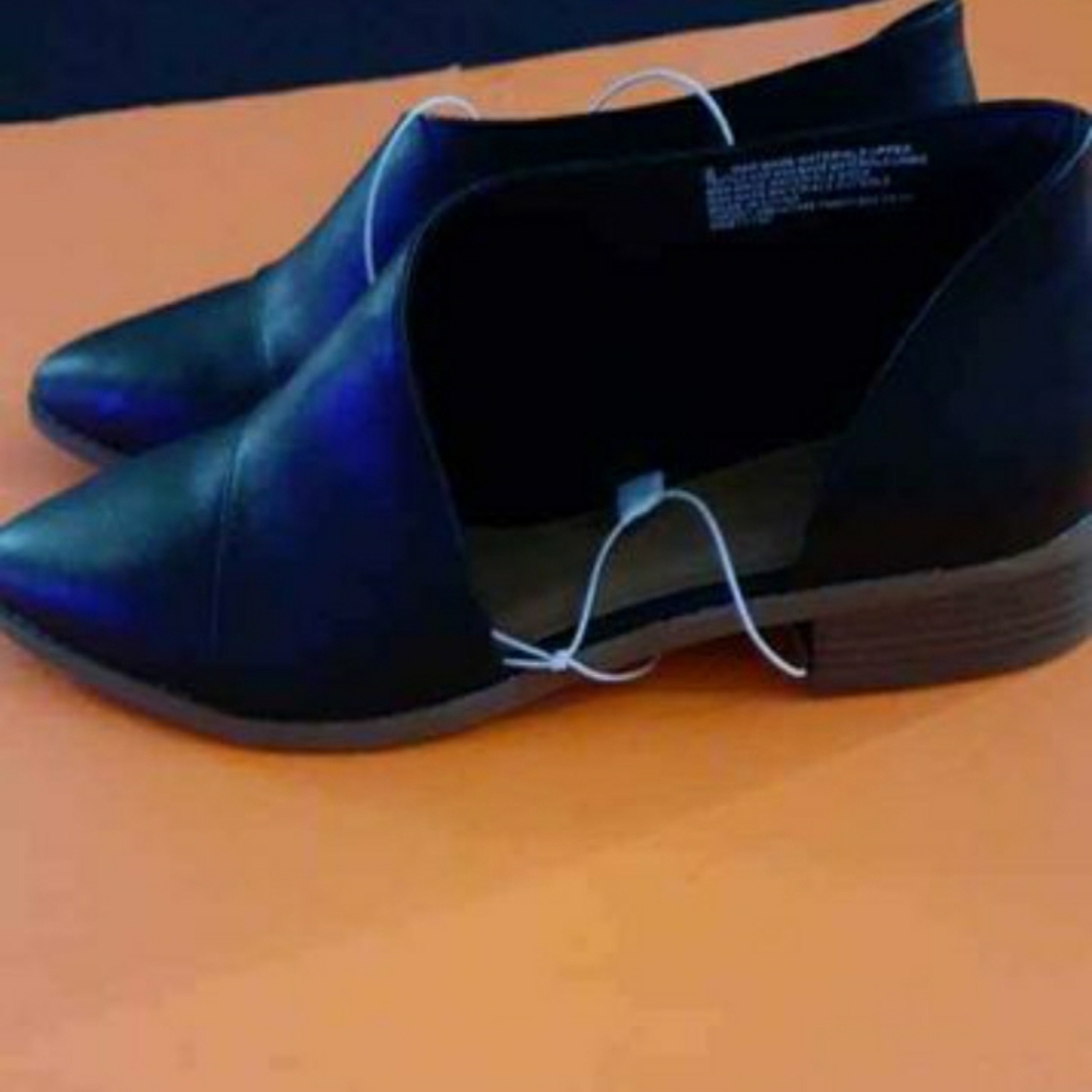 Women's Size9 Universal Thread Black Cut Out Booties.